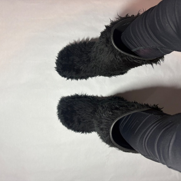 MEN'S CROCS™ BOOT IN BLACK - Picture 8 of 8